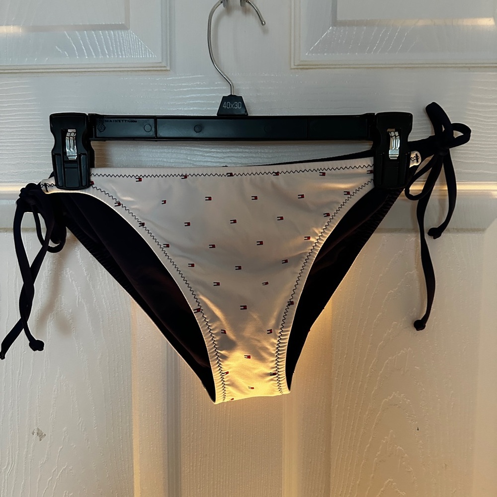 Tommy Hilfiger women Navy and White Bottoms.  NWT